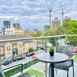 Apartment Contemporary With Private Terraces In Shoreditch, Hoxton, Islington, London